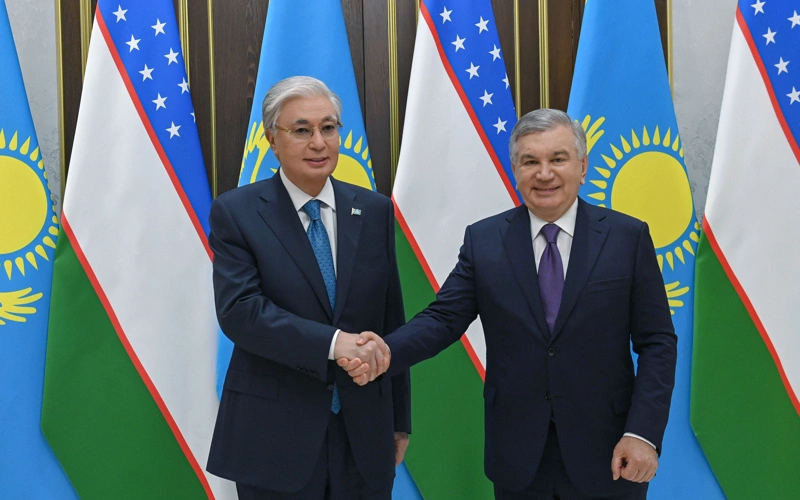 Tokayev, Mirziyoyev discuss trade, investment, transport cooperation in phone call