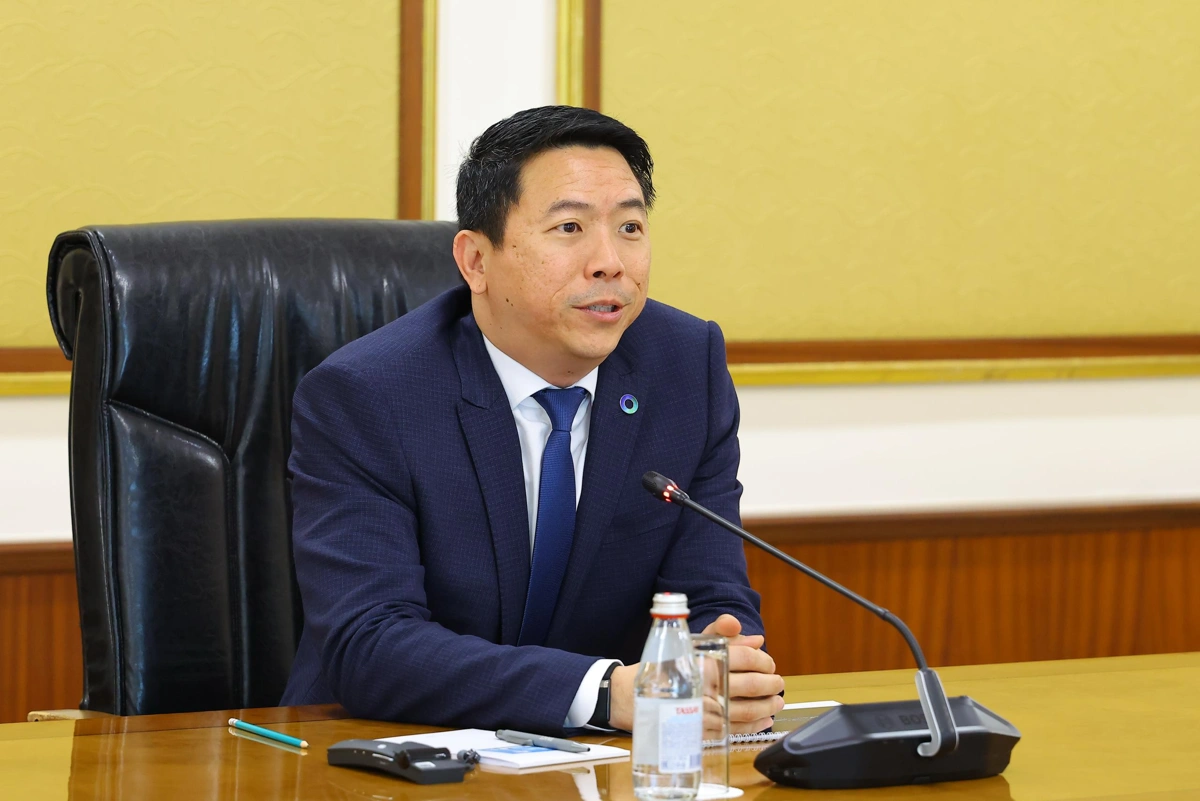 别克帖诺夫会见Presight AI首席执行官 聚焦AI与Smart City项目