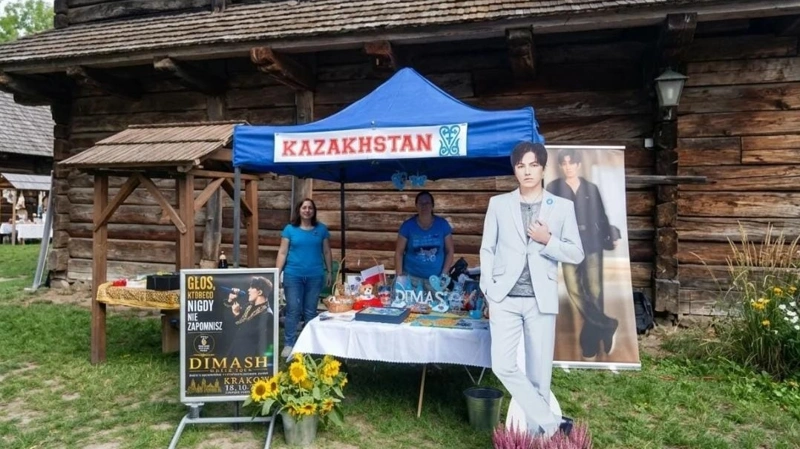 Казахстан и творчество Димаша представили на Празднике хлеба в Польше