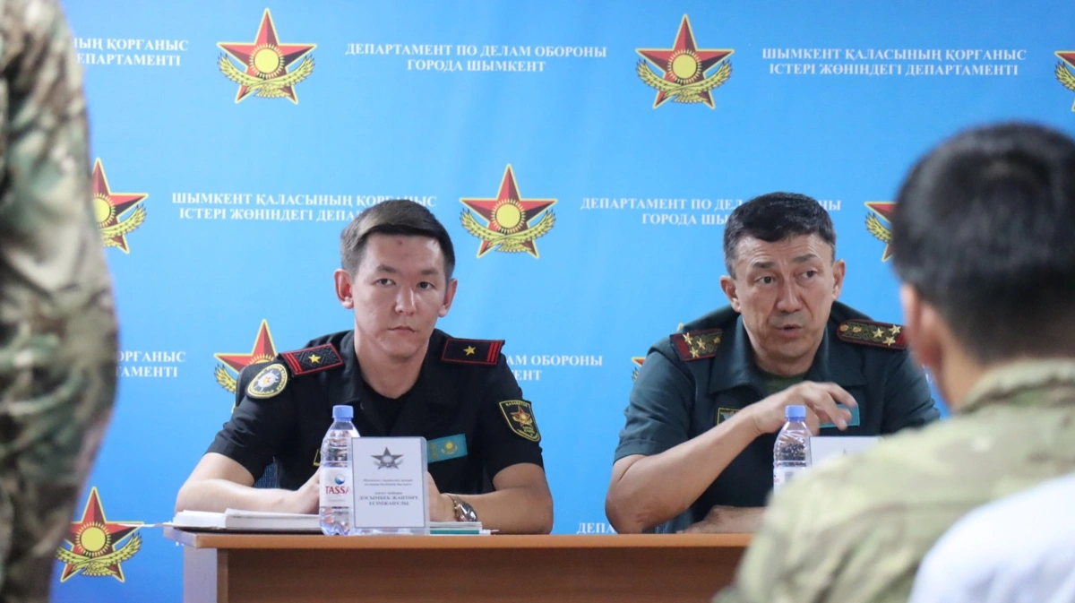 Свыше тысячи шымкентцев призовут в армию этой осенью