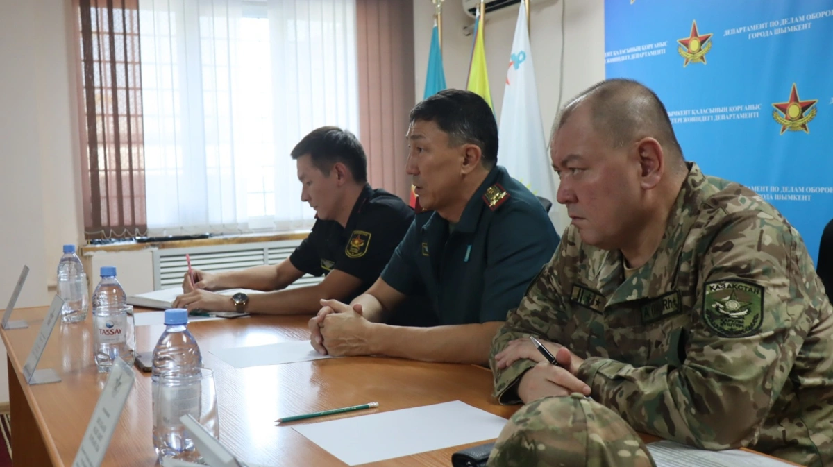 Свыше тысячи шымкентцев призовут в армию этой осенью