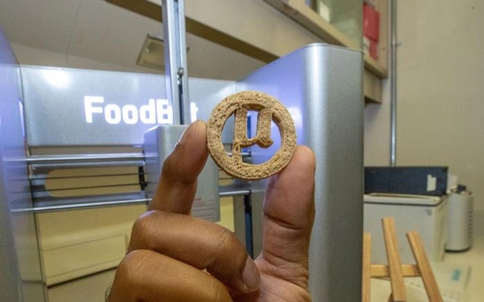 From plastic bottle to cookie: Scientists 3D-print protein-rich treat