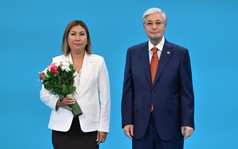 Kazakh president honors teachers for outstanding achievements in education
