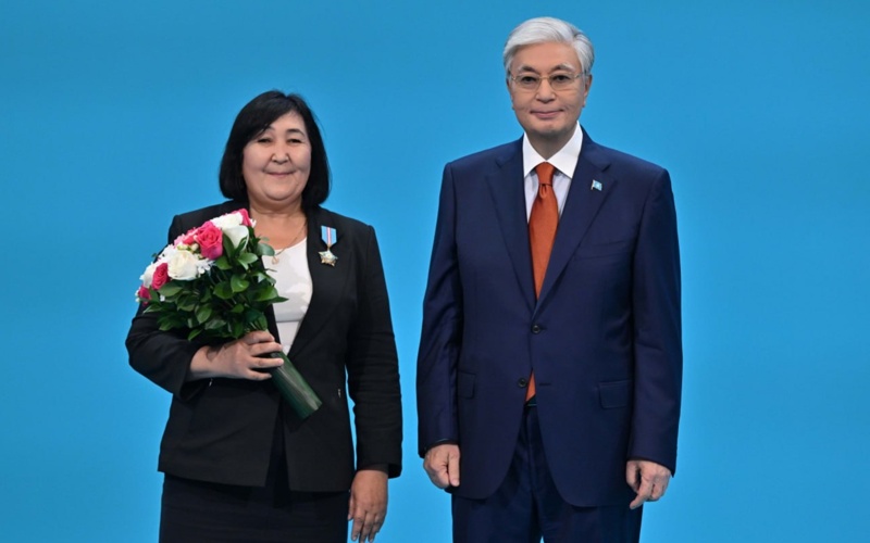 Kazakh president honors teachers for outstanding achievements in education