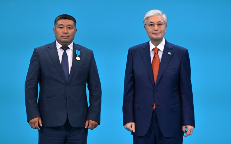 Kazakh president honors teachers for outstanding achievements in education
