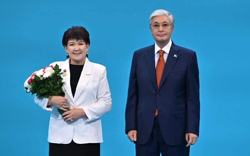 Kazakh president honors teachers for outstanding achievements in education