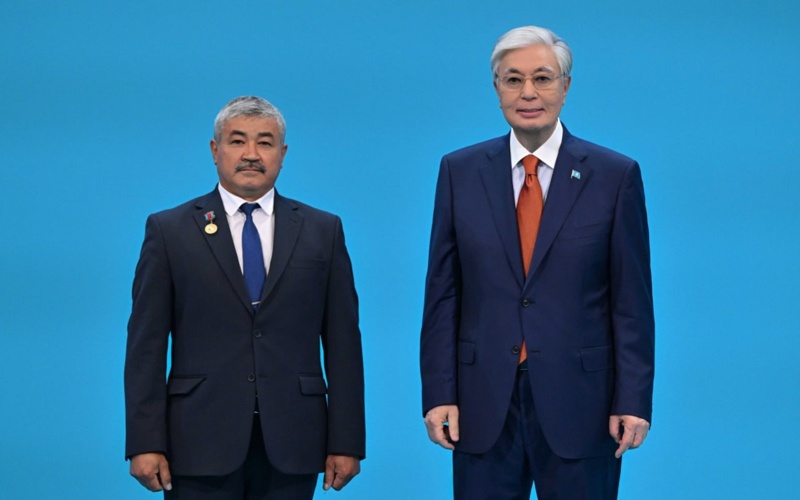 Kazakh president honors teachers for outstanding achievements in education