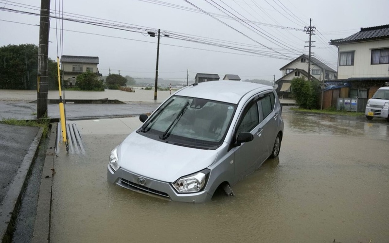 Japan issues Level 5 warning as heavy rain triggers landslides, flooding in central regions Japan issues Level 5 warning as heavy rain triggers landslides, flooding in central regions