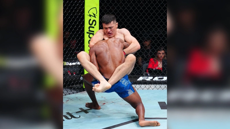 Қытайлық қазақ файтер UFC турнирінде жеңіске жетті 