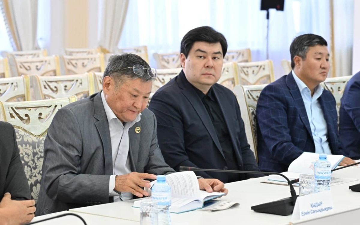 Астанада &laquo;Әділетті қоғамға &ndash; шыншыл сөз&raquo; кітабы талқыланды