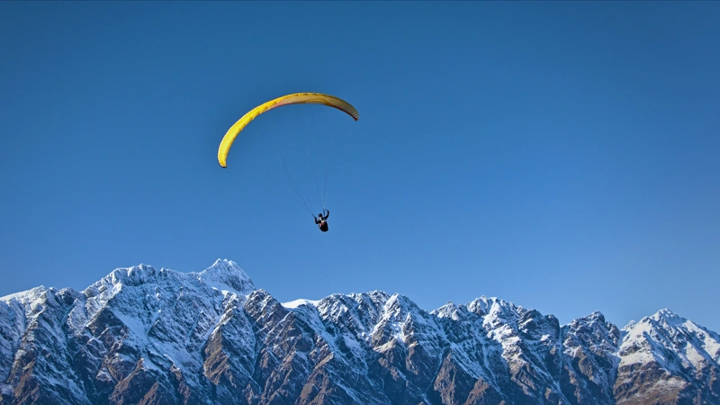 UK develops military paraglider for covert missions
