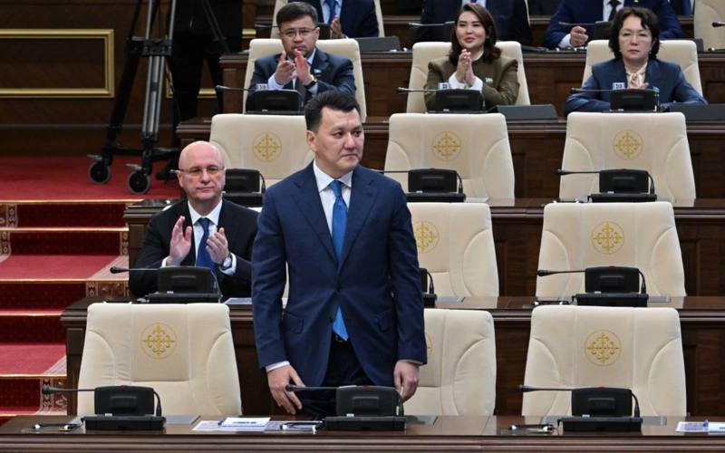 Құрылтай Вице-президент лауазымына Ерлан Қариннің кандидатурасын қолдады