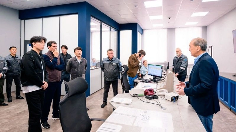 Димаш Кудайберген познакомился с работой шахтеров на глубине 700 метров