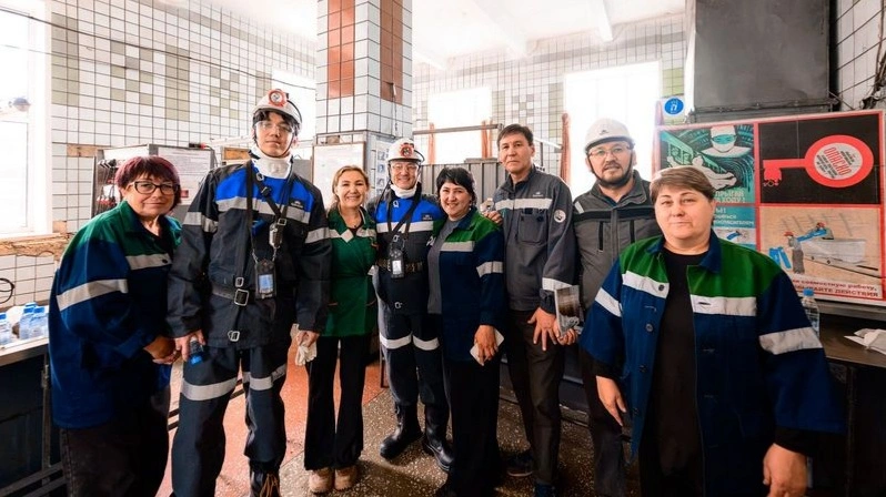 Димаш Кудайберген познакомился с работой шахтеров на глубине 700 метров
