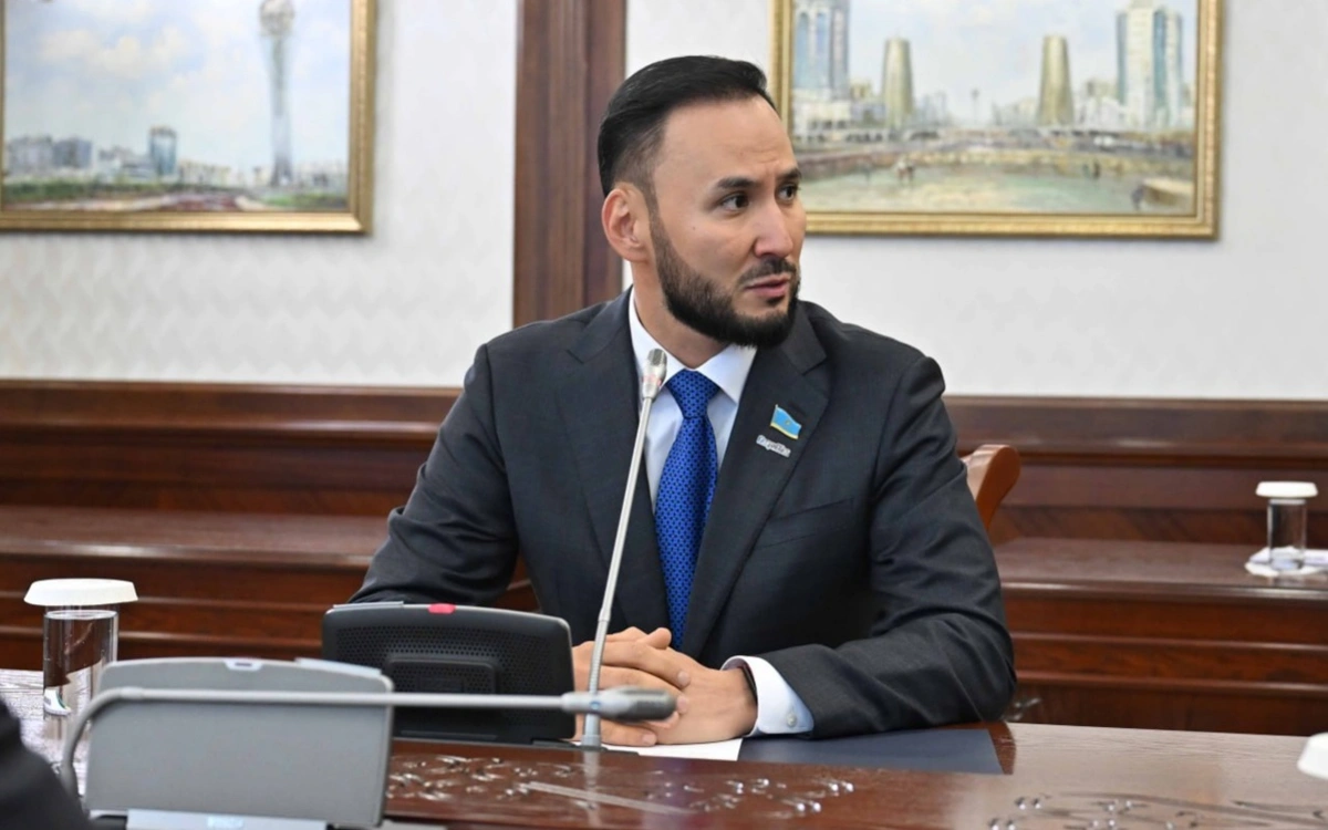 Президент Құрылтайдағы партия фракцияларының жетекшілерімен кездесті