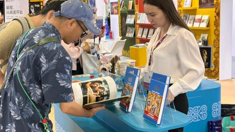 Kazakhstan’s new generation literature presented in China