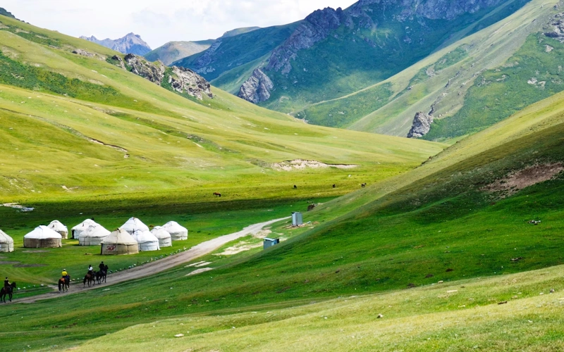 Kyrgyzstan, travel