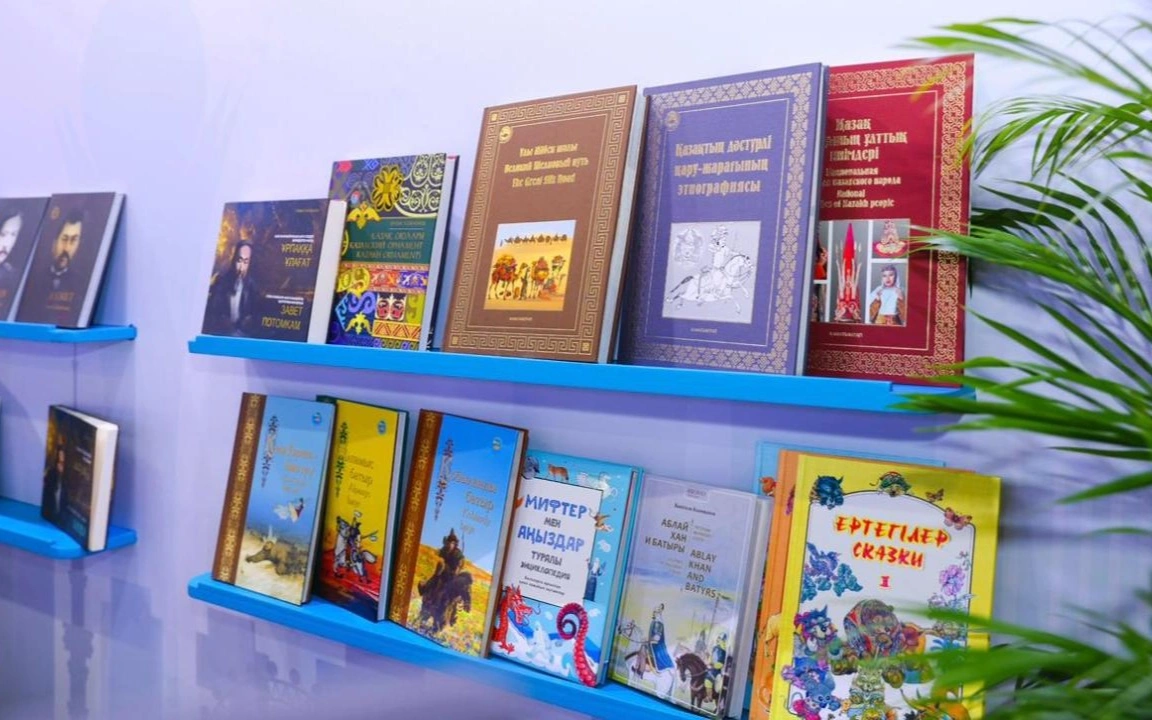 Современную литературу Казахстана представили на книжной выставке в Гуанчжоу