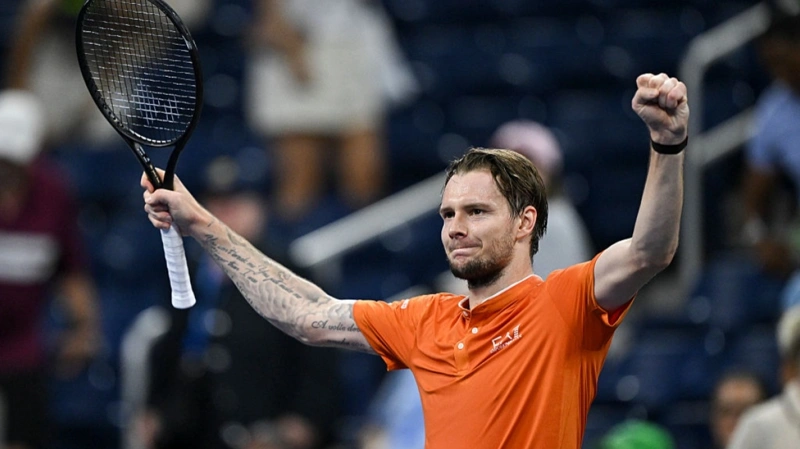 Александр Бублик с победы стартовал на US Open-2026