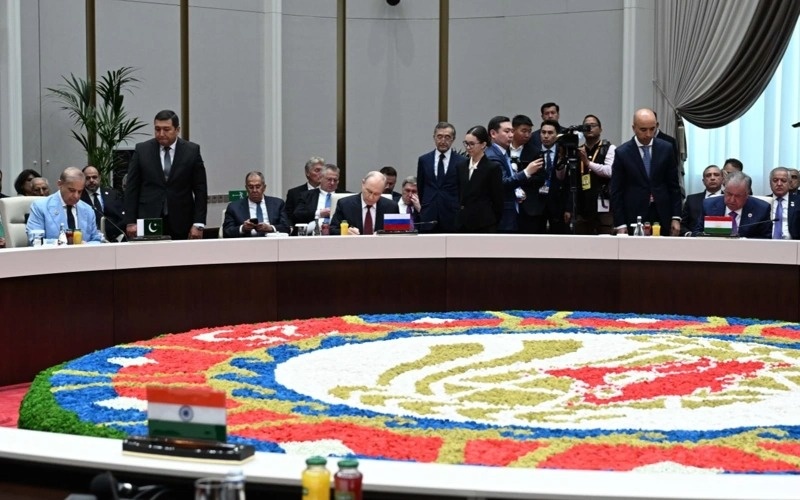 SCO heads of state sign series of documents at Bishkek meeting SCO heads of state sign series of documents at Bishkek meeting