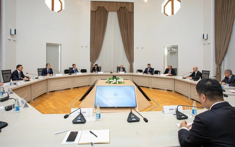 Azerbaijan, CNOOC discuss expanding energy cooperation