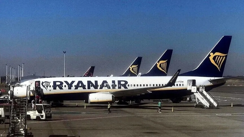 Ryanair cuts passenger target amid high fuel costs