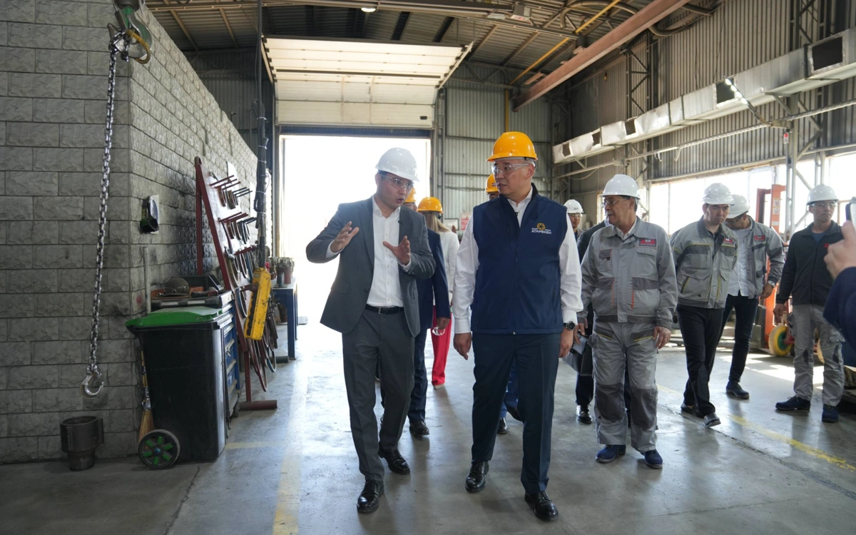 Отандық өндіріс басты назарда. Қанат Шарлапаев Атырау кәсіпорындарын аралады