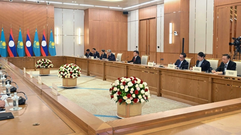 Лаос Президенті Қазақстанның мамандар даярлауға көрсеткен қолдауын жоғары бағалады