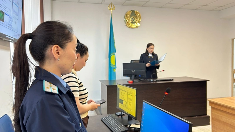 Прокурор мен судьяға пара беремін деп 5 млн теңге сұраған адвокат сотталды