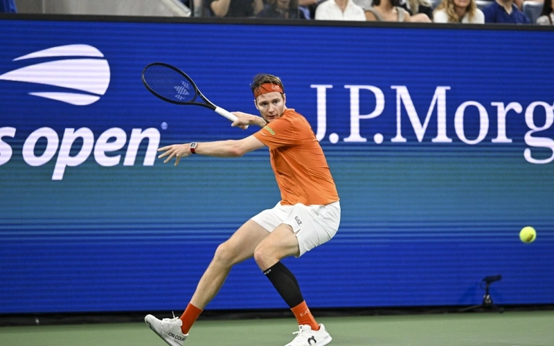 Александр Бублик вышел в третий круг US Open-2026