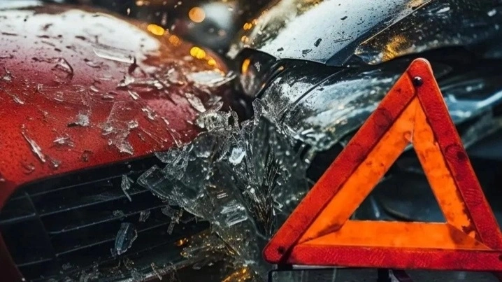 Шесть человек погибли при столкновении двух авто в Актюбинской области