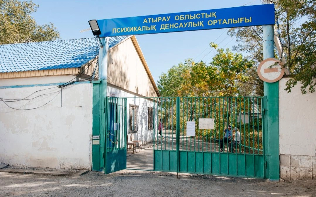 Атыраудағы бүтін бір отбасының өлімі: Ақбаян Мұқанғалиева психикалық орталықтан шықты