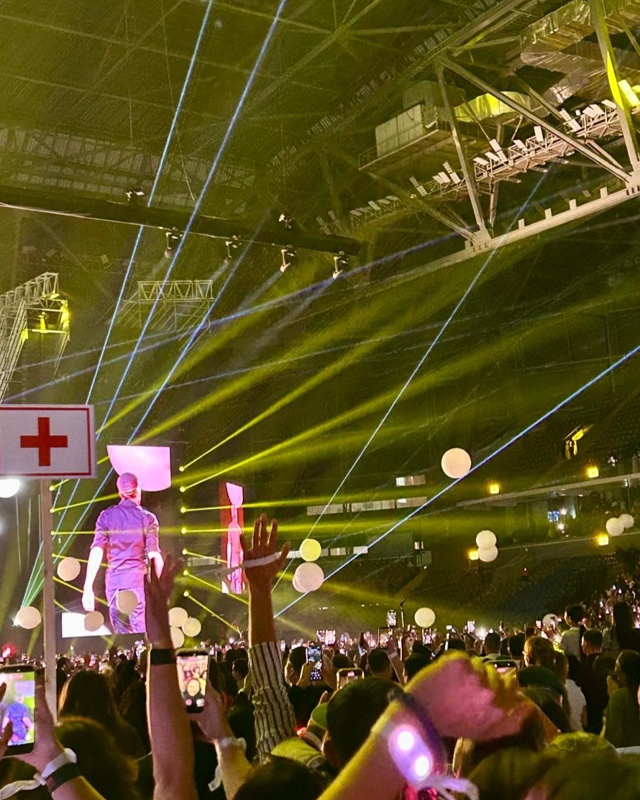 Enrique Iglesias reunites generations with greatest hits in Astana