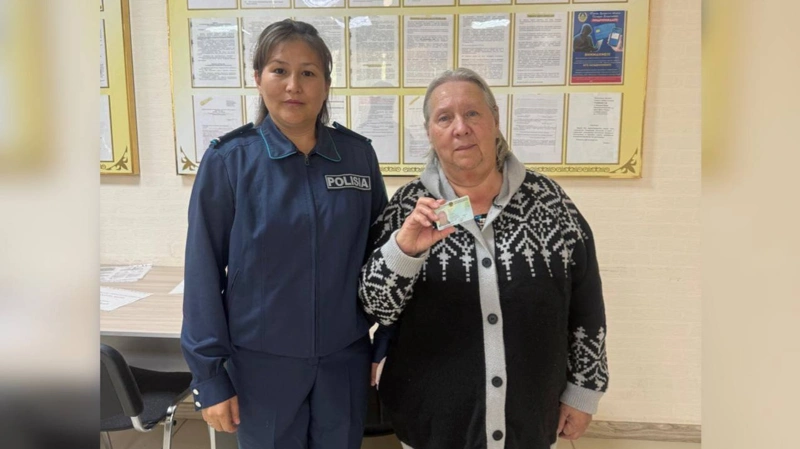 69-летняя пенсионерка из ВКО впервые получила удостоверение личности