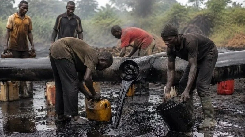 Попытка хищения нефти в Нигерии привела к гибели 43 человек