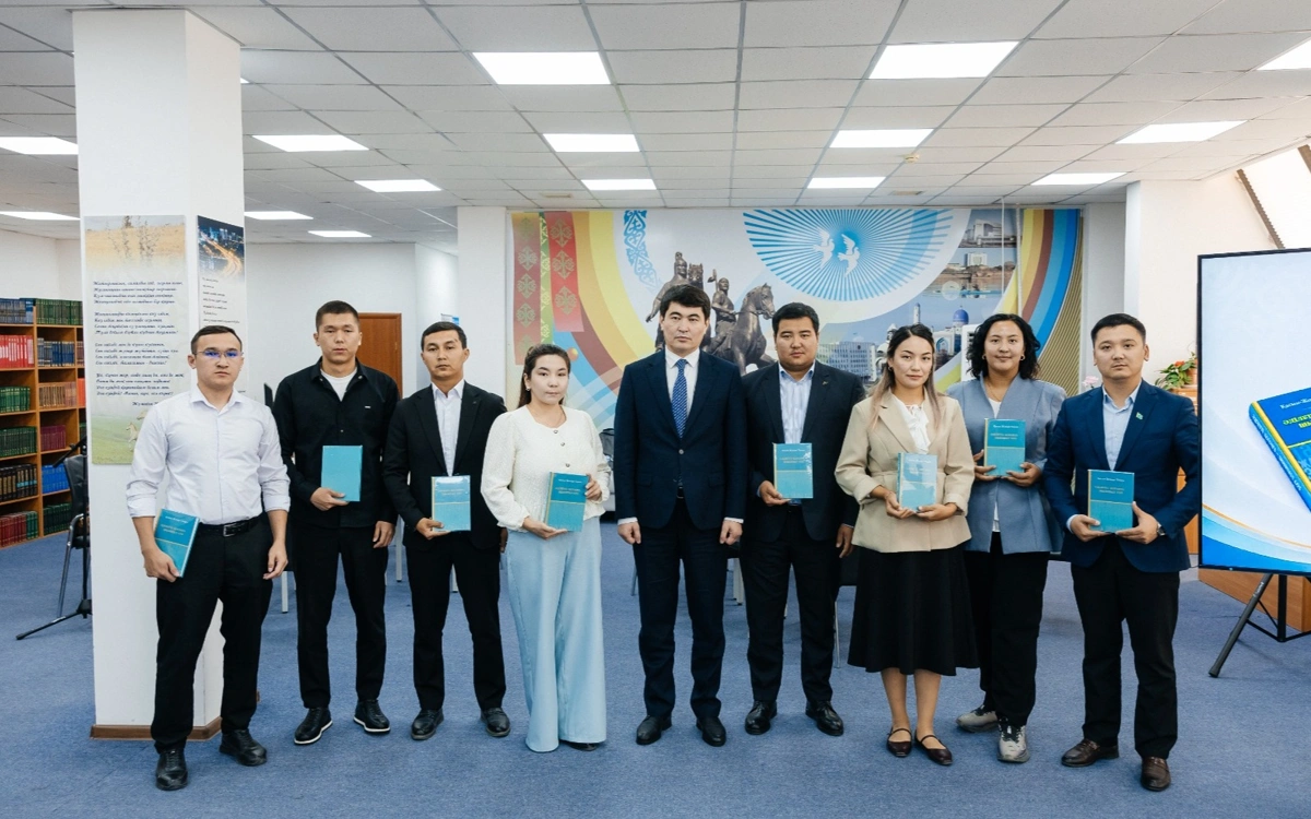 Атыраулық жастарға Президенттің жаңа кітабы тарту етілді