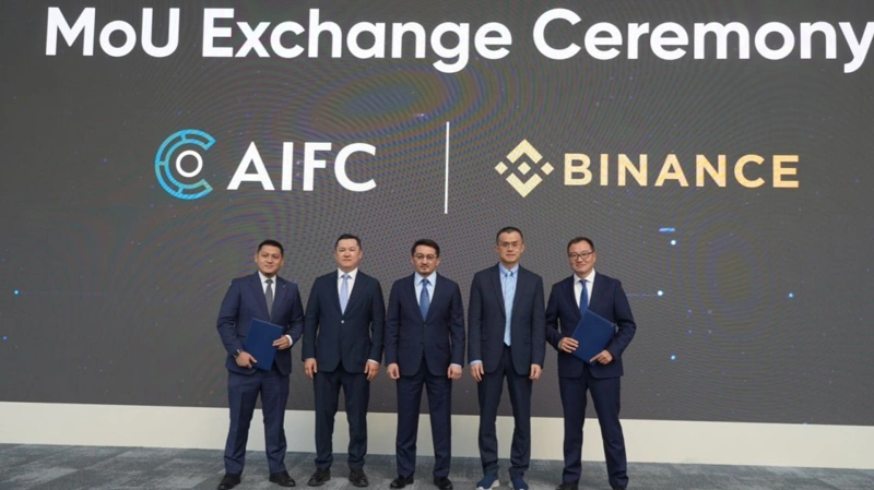 Жаслан Мадиев показал основателю Binance Астану и проект регионального ИИ-хаба