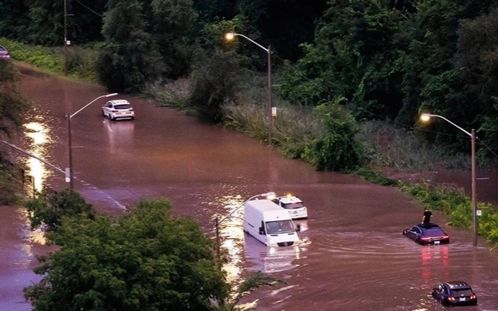 Severe storms hit Toronto, causing flooding and power outages