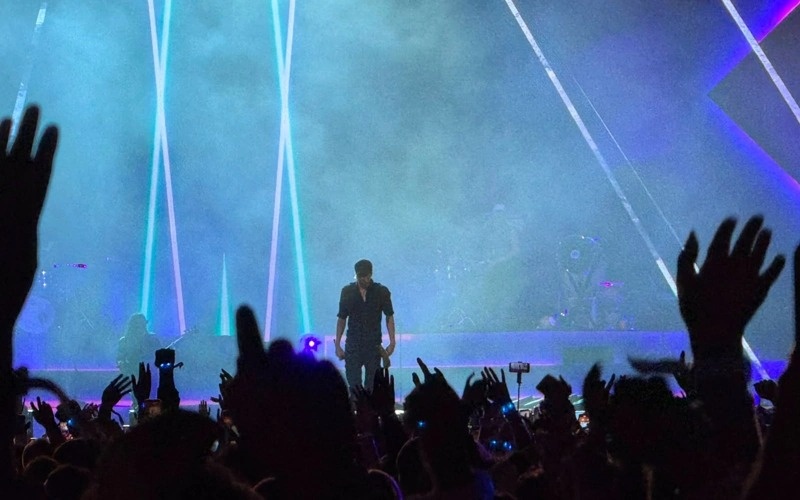 Enrique Iglesias lights up Almaty with spectacular concert