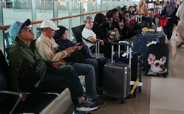 Nearly 1,600 flights were canceled or diverted affecting some 170,000 travelers.