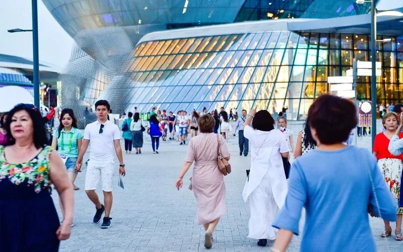 Survey shows most Kazakhstanis note better living conditions over past 3 years