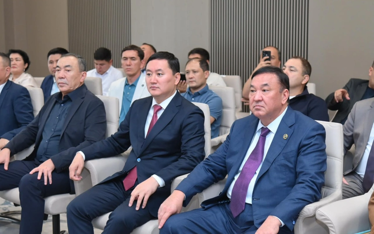Шымкентте ел дамуының негізгі бағыттары қамтылған жаңа жинақ таныстырылды
