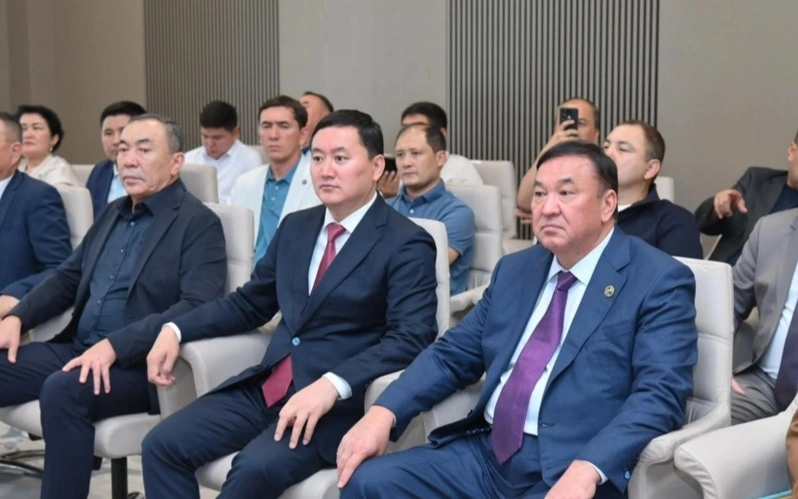 Чимкентда мамлакат тараққиётининг асосий йўналишлари қамраб олинган янги тўплам тақдим этилди
