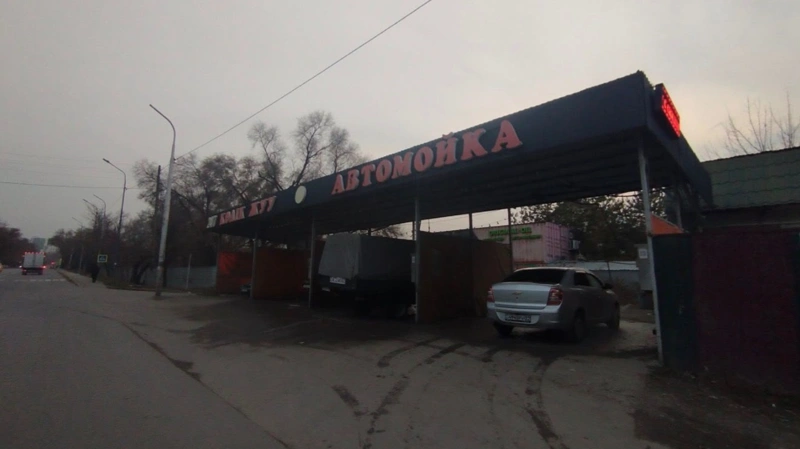 Незаконную автомойку снесли в Алматы