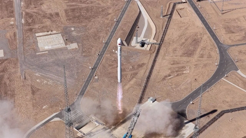 China’s Zhuque-2E rocket launches 10 satellites