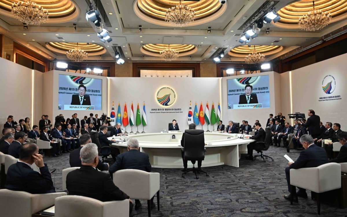 Kazakhstan puts forward regional initiative with S. Korea to train AI specialists