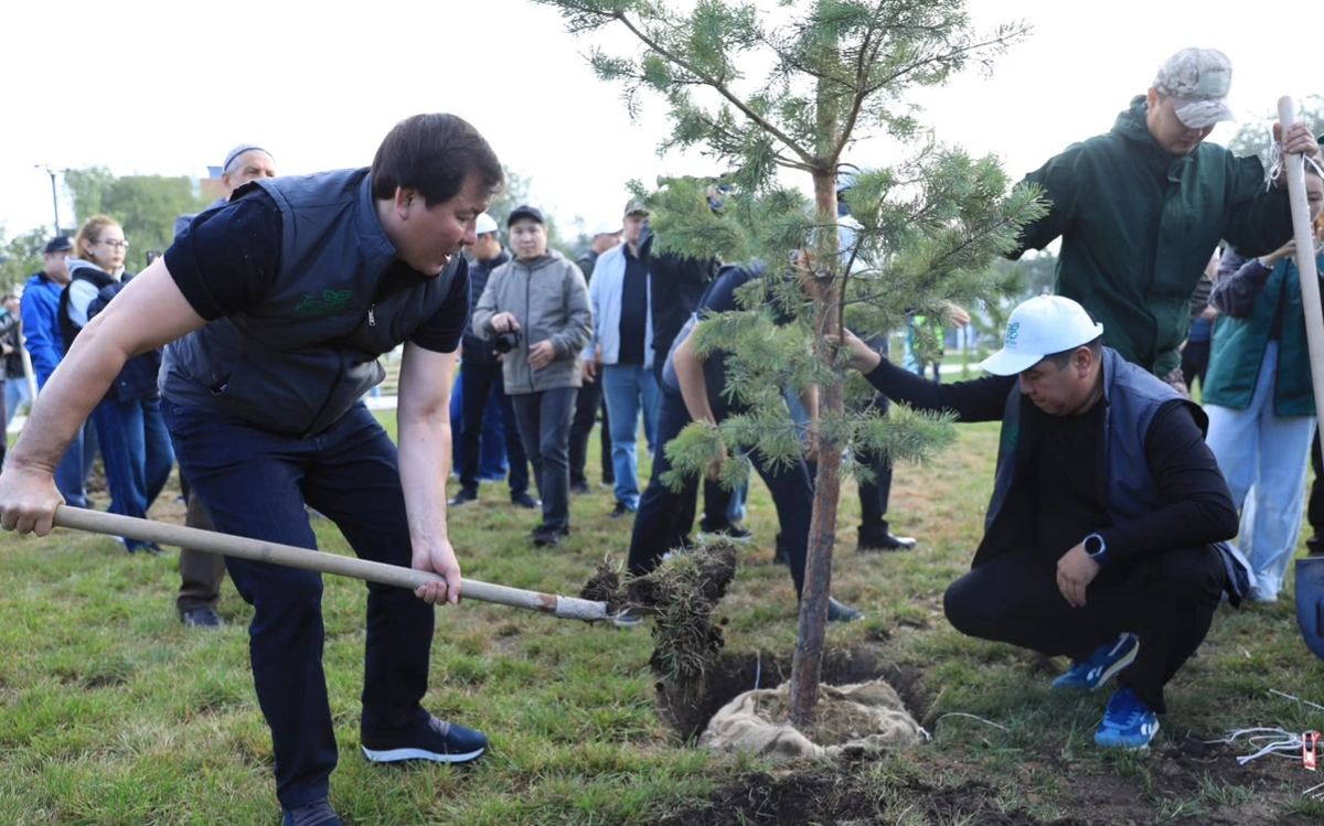 Тысячи жителей Актобе приняли участие в акции World Cleanup Day