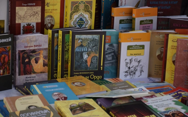 Более 60 издательств представили книги на ярмарке «КітапFest» в Алматы