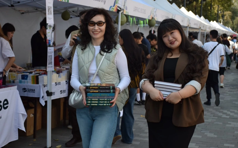 Более 60 издательств представили книги на ярмарке «КітапFest» в Алматы