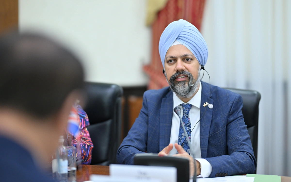 Құрылтайға Ұлыбритания парламентінің алғашқы шетелдік делегациясы келді